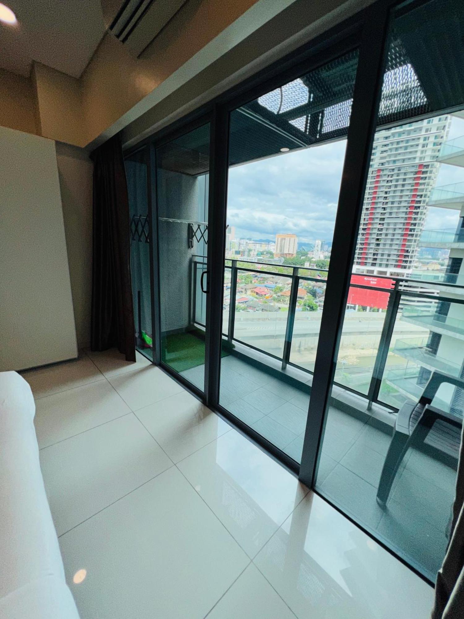 Summer Suites Klcc By Classy Kuala Lumpur Exteriör bild